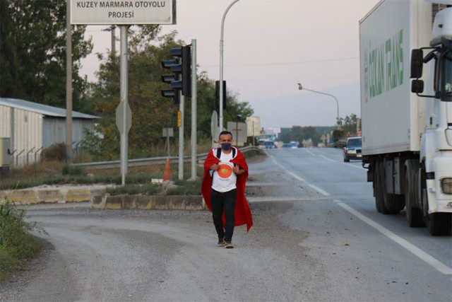 1 gün evli kaldı 4 yıldır ayda 700 lira ödüyor tek umudum kendisi dedi yola düştü - Resim: 0