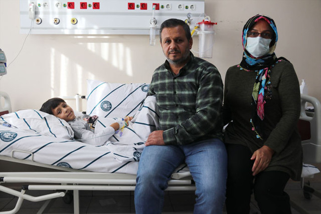 8 yaşındaki Ahmet Kaya'nın karnına yediği tekme hayatını kurtardı - Resim: 0