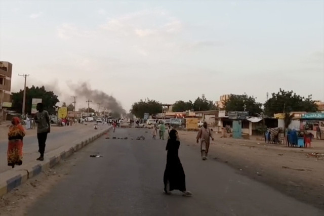 Sudan'da darbe girişimi sonrası halka sokağa inme çağrısı! Başbakan Hamduk gözaltına alındı - Resim: 0