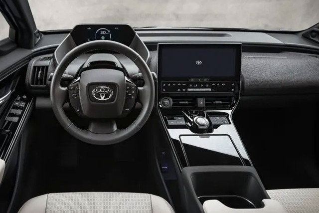 Toyota elektrikli aracı bZ4X'i tanıttı batarya performansı ve menzili dikkat çekti - Resim: 0