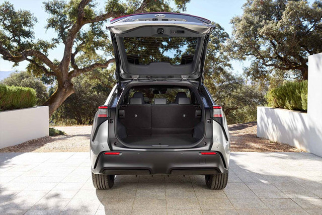 Toyota elektrikli aracı bZ4X'i tanıttı batarya performansı ve menzili dikkat çekti - Resim: 1