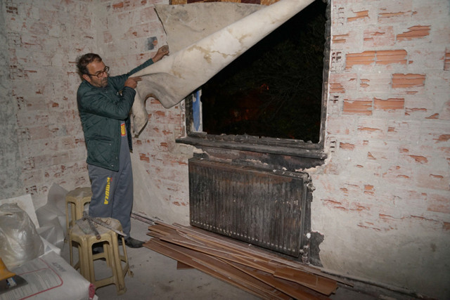 Bu ev 1 haftada 5 kez yandı! Bu evi kim yakıyor? - Resim: 1