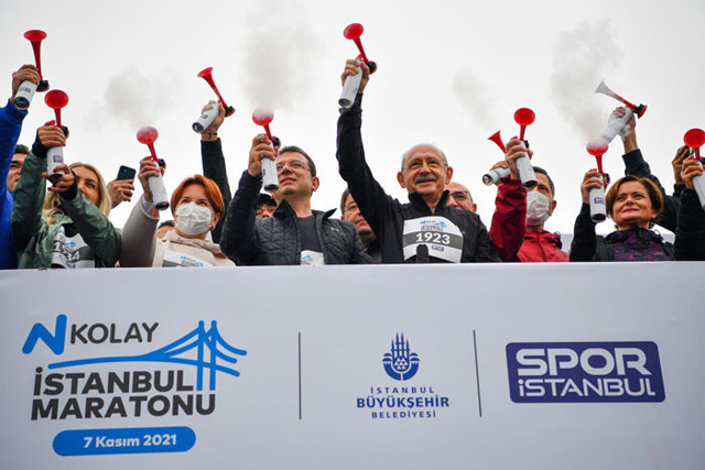 İstanbul Maratonu'nda Millet İttifakı liderleri göğüs numaralarıyla mesaj verdi! - Resim: 0