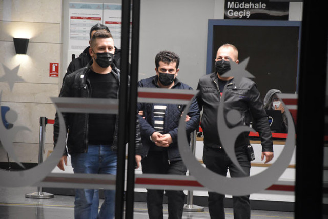 Eskişehir'de işten çıkarıldığını öğrenen kapıcı öyle bir şey yaptı ki - Resim: 0