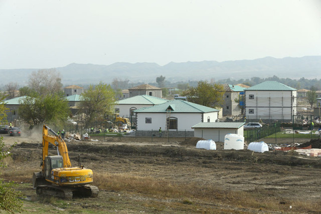Karabağ ve çevresi bir yılda modern projelerin şantiye alanına dönüştü - Resim: 1