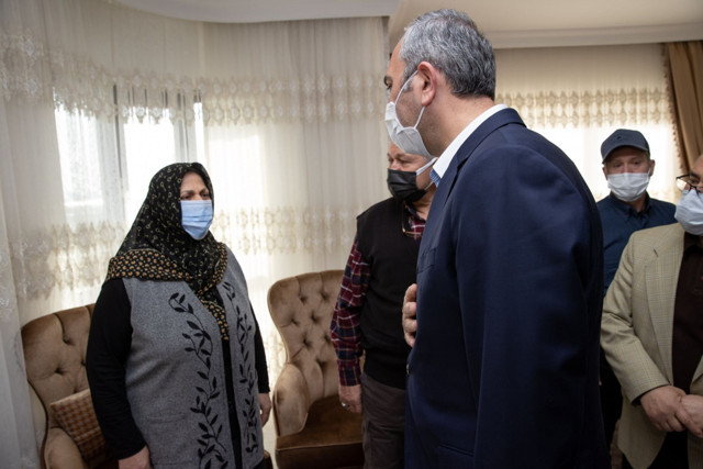 Cumhurbaşkanı Erdoğan samuray kılıcıyla katledilen Başak Cengiz'in ailesiyle görüştü İlk açıklama - Resim: 0