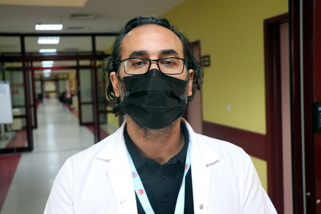 Doç. Dr. Hakan Akelma: Aşı olmak için yakınınızın ölmesini beklemeyin - Resim: 0