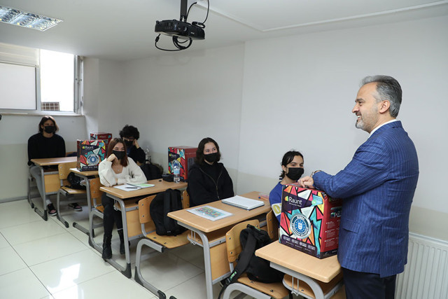 Büyükşehir, gençleri üniversiteye hazırlıyor - Resim: 2