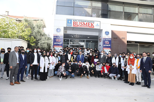 Büyükşehir, gençleri üniversiteye hazırlıyor - Resim: 0