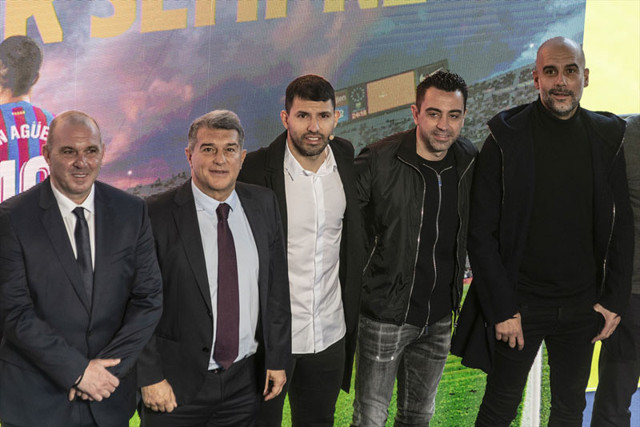 Ünlü futbolcu 'Kun' lakaplı Sergio Agüero gözyaşlarıyla futbolu bıraktı - Resim: 0