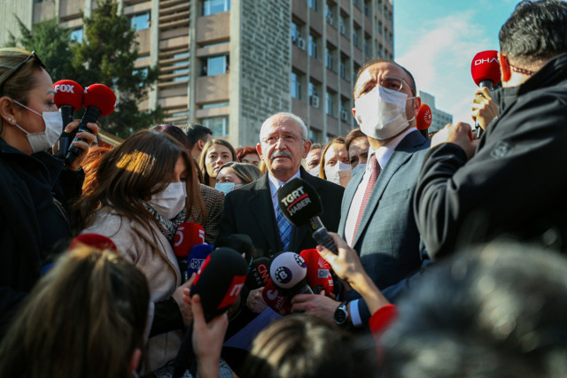 MEB'in kapılarına kilit asıldı Mahmut Özer Kemal Kılıçdaroğlu'nu içeri almadı - Resim: 1