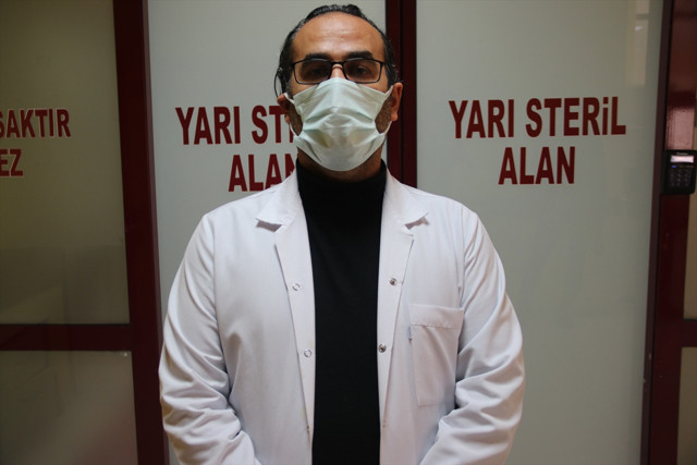 Omicron için kritik açıklama! Aşısızlar ve ek hastalığı olanlar için ölümcül olabilir - Resim: 0