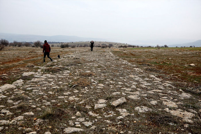 Elazığ'da doğa yürüyüşünde keşfedildi heyecan uyandırdı 2 bin yıl yaşında - Resim: 0