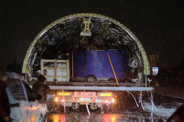 Yurtdışına satılan yolcu uçağı 12 parçaya bölünerek taşındı - Resim: 0