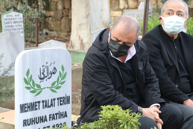 Fatih Terim ölüm yıl dönümünde babasının mezarını ziyaret etti - Resim: 0