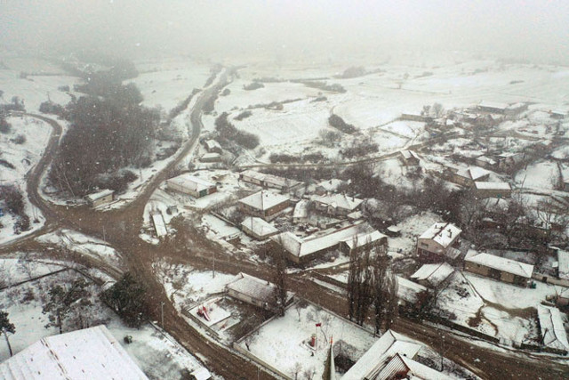 Trakya'nın yüksek kesimlerinde kar yağışı başladı! Hava sıcaklığı 2 dereceye düştü - Resim: 1