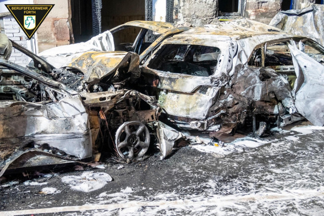 Almanya'da kırmızı ışıkta geçen alkollü Türk TIR şoförü onlarca otomobili biçti - Resim: 0