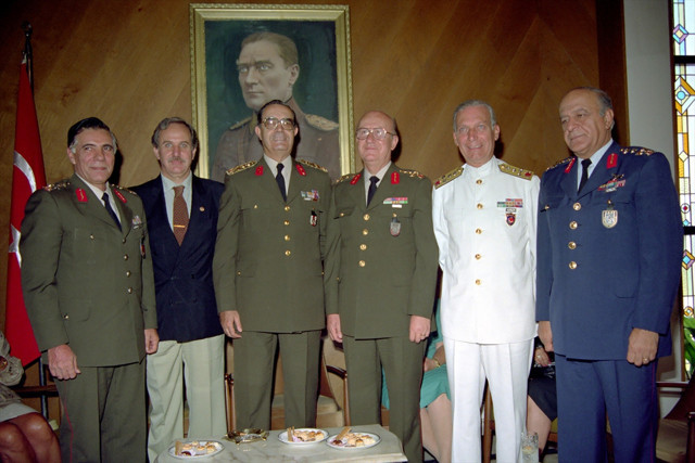 Orgeneral Eşref Bitlis'in "sır" ölümünün üzerinden 29 yıl geçti - Resim: 0