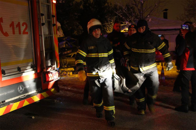 Burdur'da istinat duvarına çarpan otomobil 4 gence mezar oldu - Resim: 1