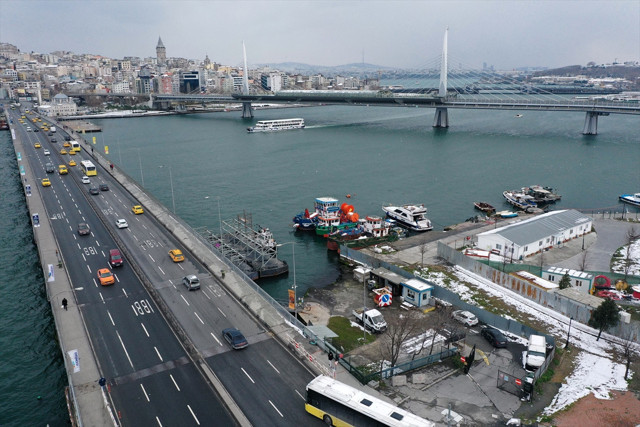 Unkapanı Köprüsü yine ikiye ayrıldı! Acil trafiğe kapatıldı Ekrem İmamoğlu'nu o sözüyle vurdular - Resim: 1
