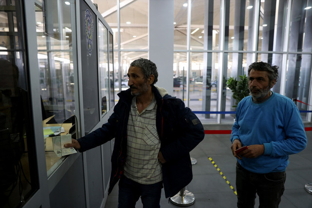 Ukrayna Mariupol'da camiye sığınan bazı kişiler Müslüman oldu - Resim: 0