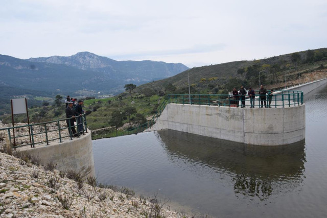 Antalya'da 'dolmaz' denilen baraj doldu çiftçi bayram etti - Resim: 0