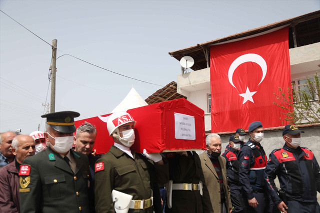 Pençe-Kilit şehitleri Kubilay Çon ve Furkan Gök son yolculuklarına uğurlandı - Resim: 0