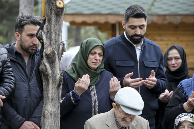 Başak Cengiz'in ailesi en acı bayramı yaşıyor - Resim: 0