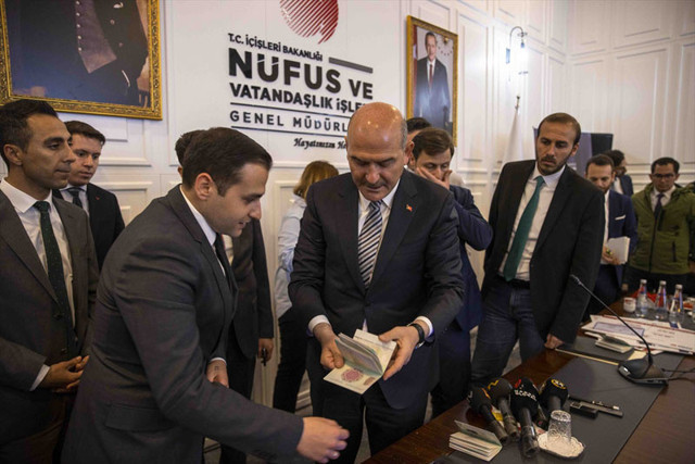 Yerli e-Pasaport, yeni e-Mavi Kart ve yeni e-Sürücü Belgesi Bakan Soylu tanıttı - Resim: 5