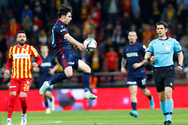 Lig şampiyonu Trabzonspor kupada Kayserispor'a elendi - Resim: 0