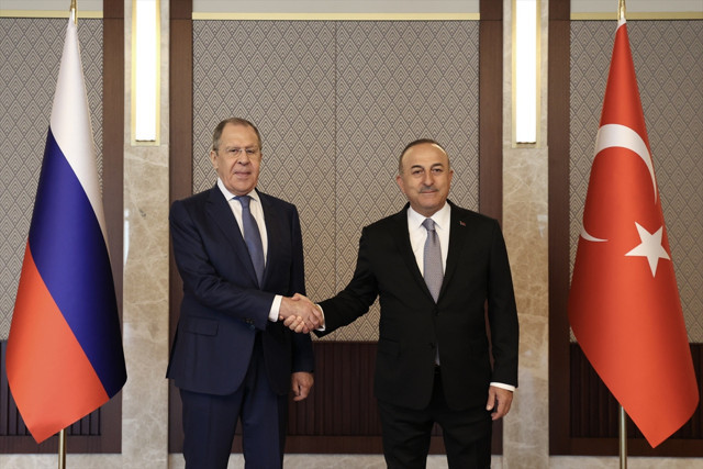 Dışişleri Bakanı Mevlüt Çavuşoğlu ile Rusya Dışişleri Bakanı Lavrov anlaştı: Tahıl koridoru açılıyor - Resim: 0