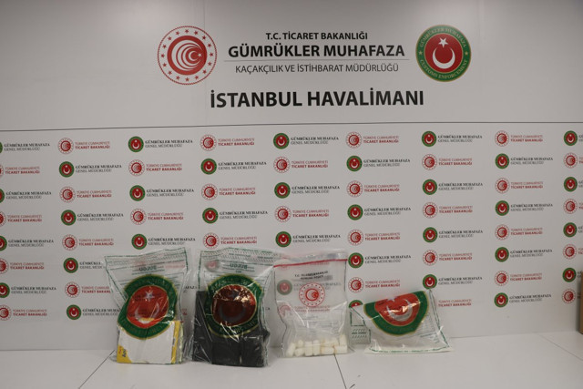 İstanbul Havalimanı'nda büyük operasyon: 36 kg kokain yakalandı - Resim: 0