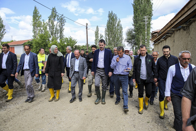 Bakan Kurum felaketin yaşandığı Haymana'da! Tek tek dinledi - Resim: 0