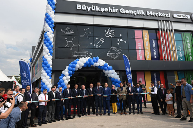 Bursa'da Vatan Gençlik Merkezi hizmete açıldı - Resim: 0