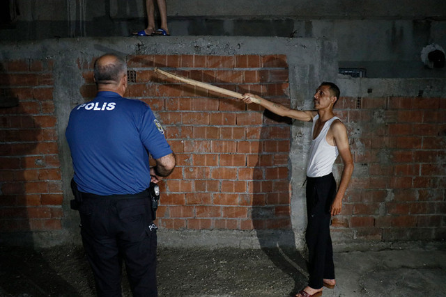 Motosikletin plakasını maske ile kapatıp silahlı saldırıya giderken yakalandı! 'Sana sıkacaktım' - Resim: 0