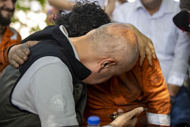 Bakan Kirişçi orman gönüllülerini alınlarından öptü - Resim: 1