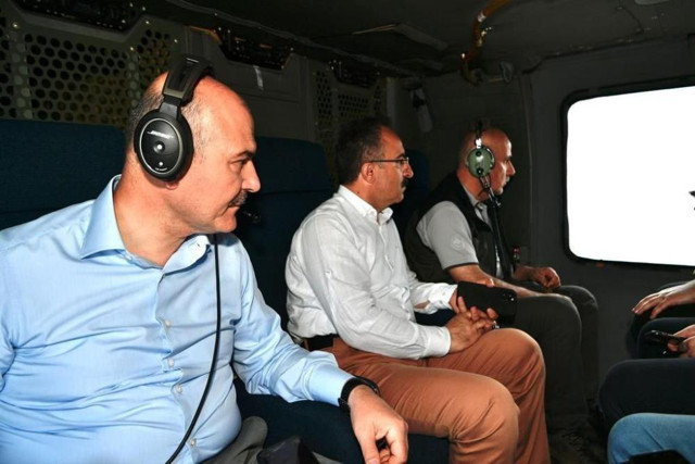 Bakan Kirişci Marmaris'teki yangın söndürme çalışmaları ile ilgili son durumu paylaştı - Resim: 0