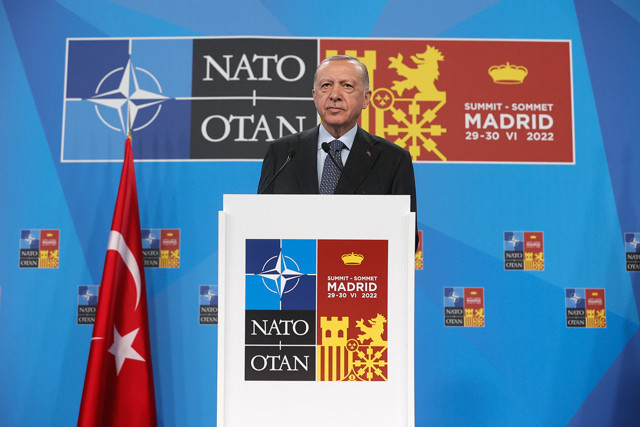 Erdoğan'dan NATO zirvesi sonrası flaş açıklamalar: İsveç 73 teröristi iade edecek, etmezlerse... - Resim: 0