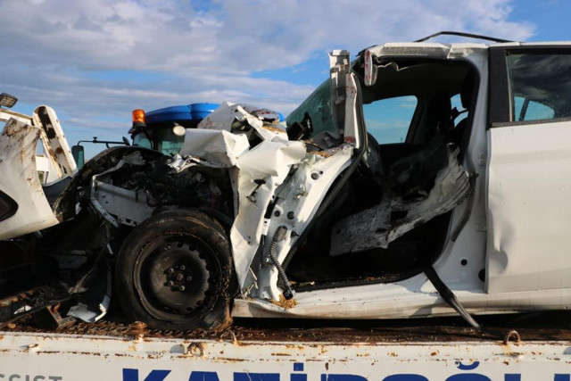 Afyonkarahisar'da feci kaza! Traktör römorkuna çarptı: Ölü ve yaralılar var - Resim: 0