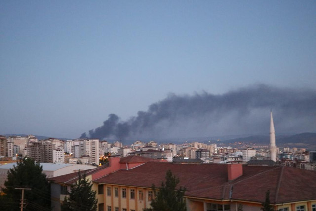 Kahramanmaraş'ta geri dönüşüm tesisinde yangın çıktı - Resim: 1