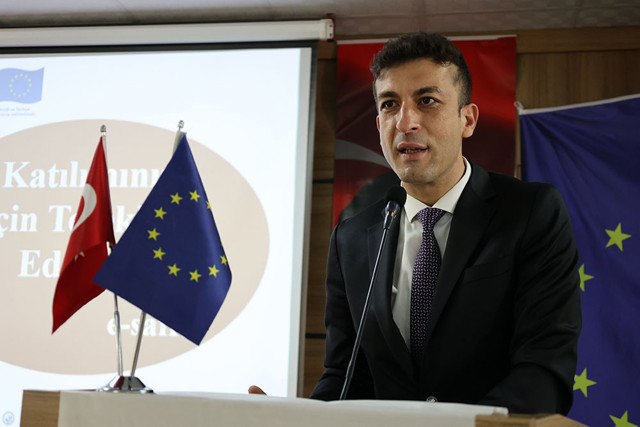 Sivas'ta şok olay! Sivas Vali Yardımcısı akrabasını silahla vurdu! Oklavayla polis dövdü - Resim: 0