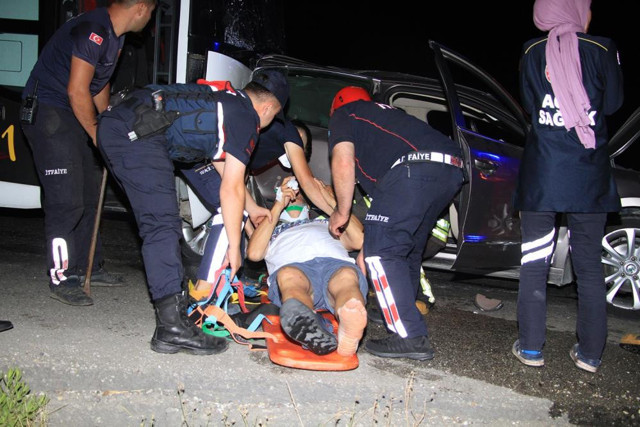 Manisa'da otobüsün karıştığı zincirleme kaza! Faciaya ramak kaldı feci görüntüler - Resim: 3