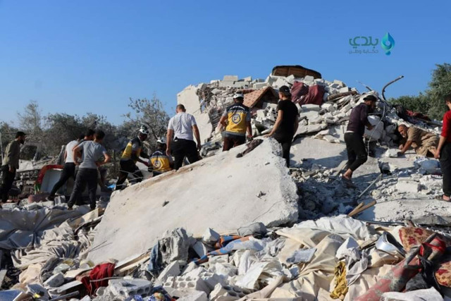 Rusya İdlib'in batısını vurdu 5 çocuk 7 sivil öldü görüntüler korkunç - Resim: 0