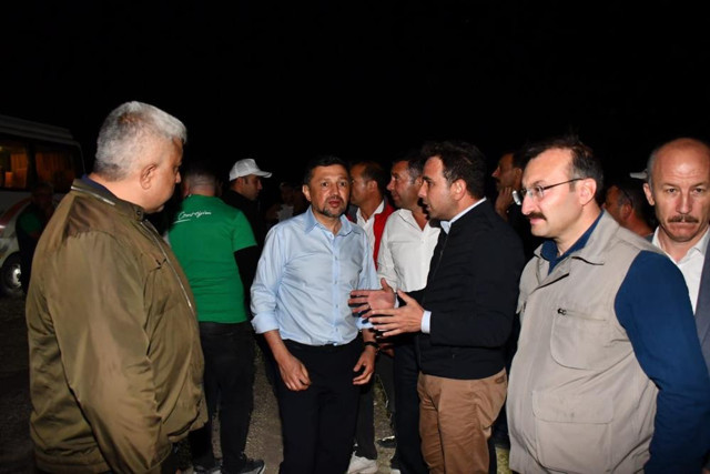 Manisa ve Kütahya'da orman yangını! 20 ev boşaltıldı, 40 kişi tahliye edildi - Resim: 2