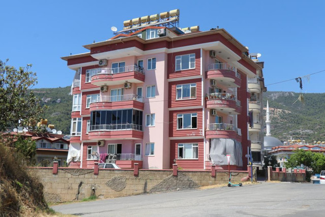 Gurbetçi aile evlerine girince şok oldu! Kimse çıkaramıyor Alanya'da fıkra gibi olay - Resim: 0