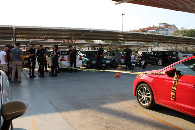 Aydın'da AVM’de silahlı saldırı: 2 kişi yaralandı - Resim: 0