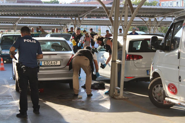 Aydın'da AVM’de silahlı saldırı: 2 kişi yaralandı - Resim: 1