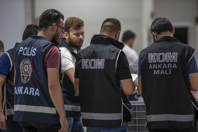 KPSS soruşturmasıyla ilgili flaş gelişme! Yayınevine ait iki adrese baskın yapıldı - Resim: 2