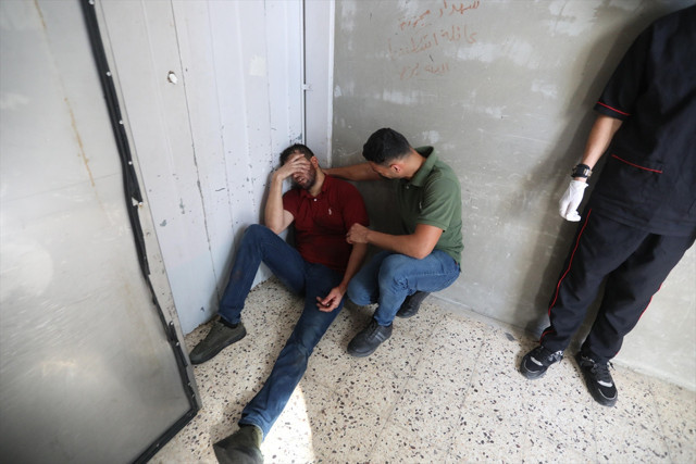 İsrail Gazze Şeridi'ni vurdu: Çok sayıda ölü var yaralı var - Resim: 5