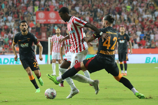 Gomis'ten Galatasaray'a hayat öpücüğü! Aslan kazanarak başladı - Resim: 4